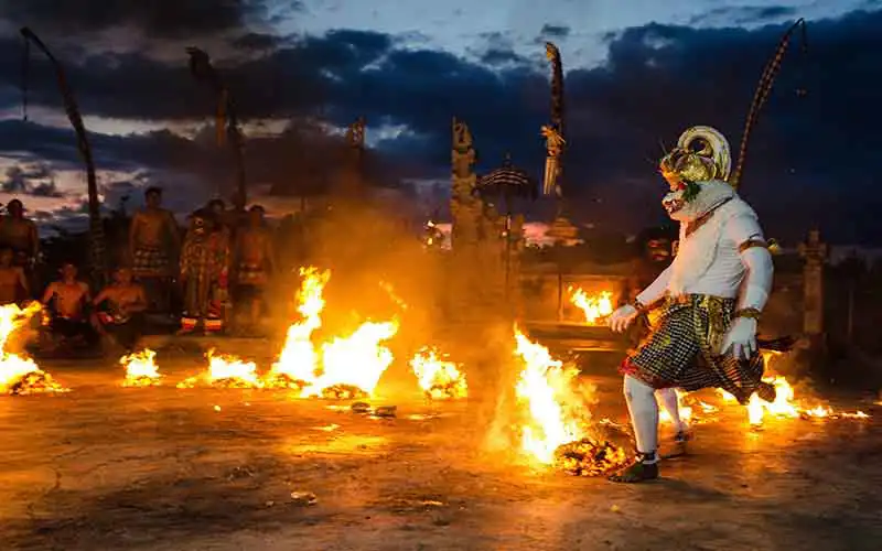 uluwatu sunset kecak uluwatu sunset kecak